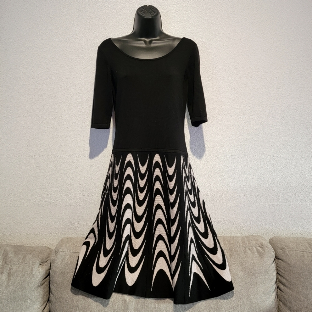 Danny and Nicole - Flair Sweater Dress 3/4 sleeves Black & Tan size Medium
